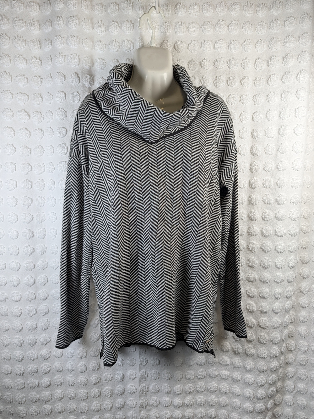 Calvin Klein Herringbone Cowl Neck Knit Pullover Sweater Black/White - Small